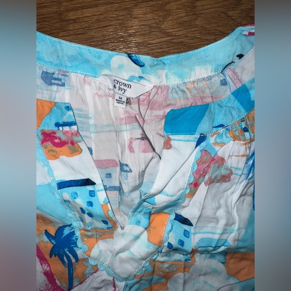 CROWN AND IVY M Blue Beach Orint Green FLORAL 3/4 SLEEVE TUNIC TOP BLOUSE. EUC! - Picture 3 of 5